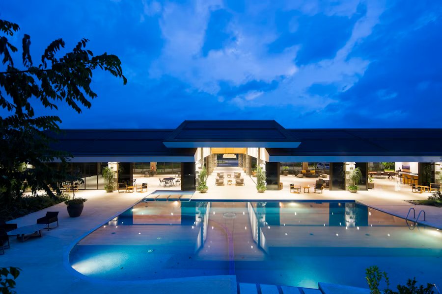 Hotel pool